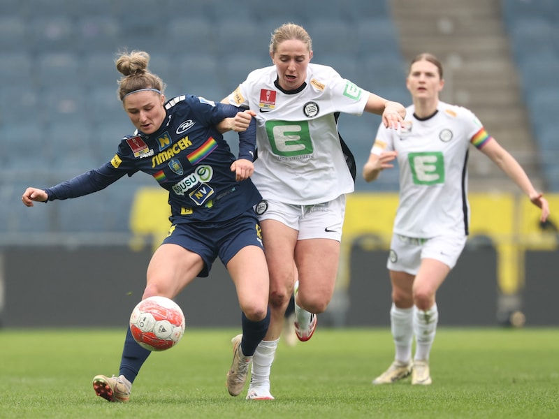 The 5-0 Cup win against Sturm was Carina Brunold's (left) first appearance for St. Pölten. (Bild: GEPA pictures)