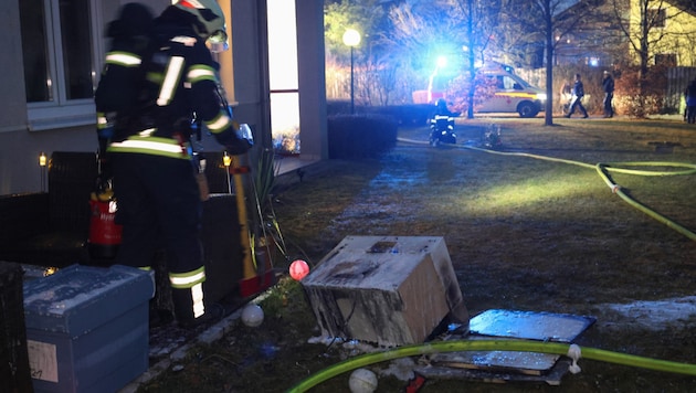 Feuerwehr und Rettung waren am Abend in Wels gefordert (Bild: Matthias Lauber/laumat.at/laumat)