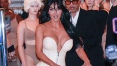 Hat Kim Kardashian etwa heimlich wieder Ja gesagt? (Bild: XNY / Action Press)