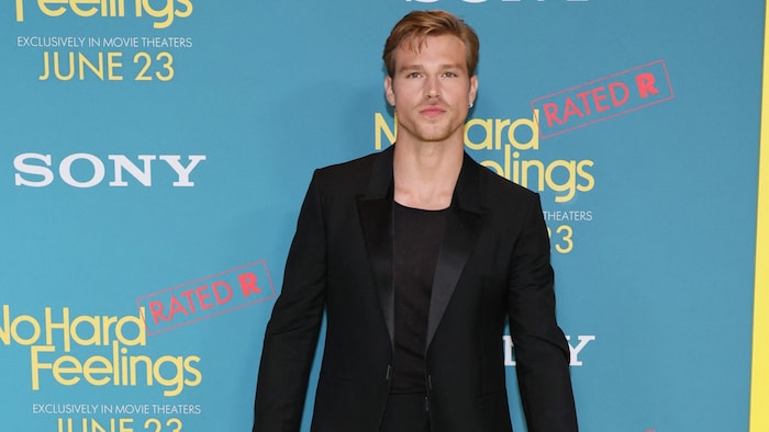 Matthew Noszka spielt in der Serie Kims Bräutigam.
