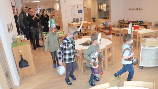 The boys are already training for the "real" carnival at elementary school. (Bild: Daum Hubert)