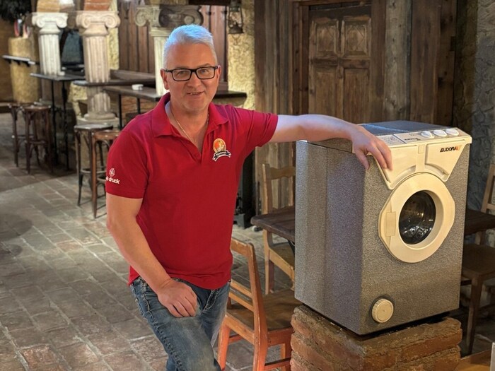 Bekannt ist das Pub auch für die Einrichtung, die aus vielen Haushaltsgeräten besteht.