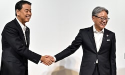 Die Gespräche zwischen Nissan-Chef Makoto Uchida (links) und Honda-Geschäftsführer Toshihiro ...