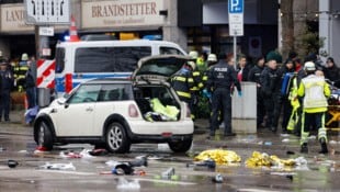 Der 24-jährige Afghane, der in München in eine Menschengruppe gefahren ist, ist jetzt verhört worden. (Bild: AFP)