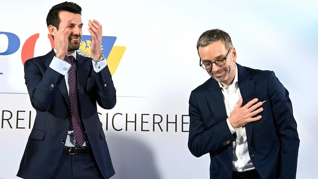 Lower Austrian FPÖ state party chairman Udo Landbauer backs federal party leader Herbert Kickl (Bild: APA Pool/APA/HELMUT FOHRINGER)