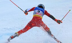 Julia Scheib legte in Saalbach einen wilden Abflug hin.