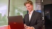 Lehrabsolvent Stephan Windauer bietet seit dem Vorjahr Softwareleistungen für Kleinbetriebe an. ...