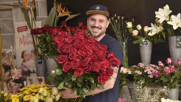 Florist Manuel Kaufmann aus dem Lungau freut sich am Valentinstag auf viele Kunden. (Bild: Holitzky Roland)