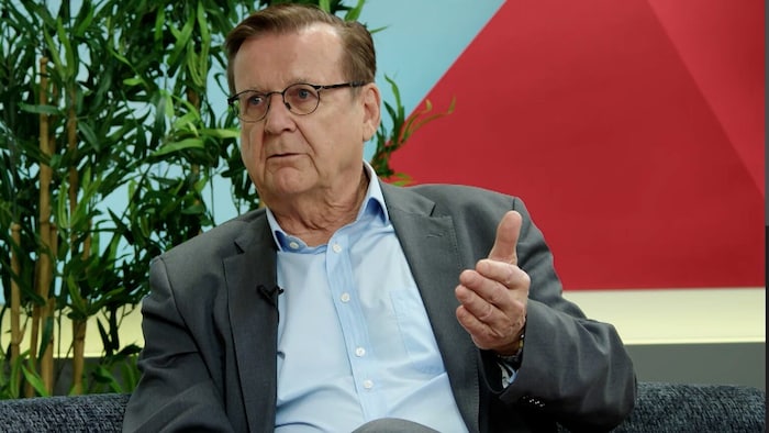 Media and political expert Hans Mahr in conversation
