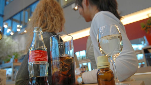 Never leave drinks unattended. (Bild: APA-PictureDesk/SZ Photo / Süddeutsche Zeitung Photo / picturedesk.com)