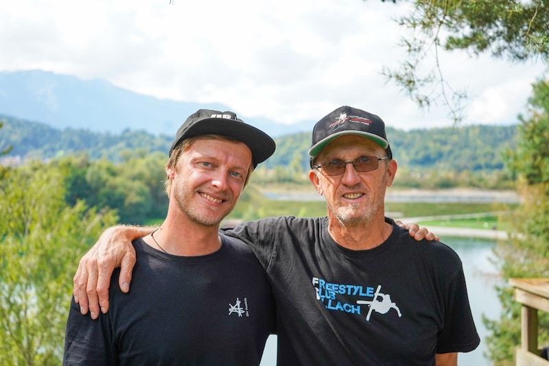 Peter Köchl with ÖSV freestyle coach Martin Premstaller (left). (Bild: Köchl)