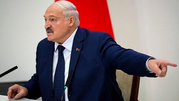 President Alexander Lukashenko has pardoned over 250 people in the past few months. (Bild: APA/AP)