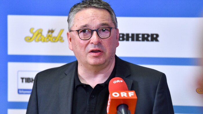 Wr. Neustadts Klubmanager Franz Gernjak war sauer auf den „Fremdgeher“.