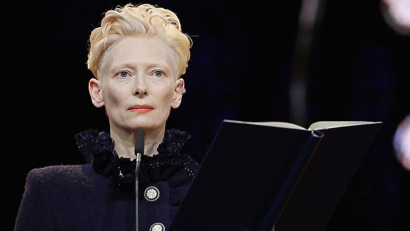 Oscar winner Tilda Swinton also used her acceptance speech to make a fiery political speech. (Bild: APA/AFP/Ronny HARTMANN)