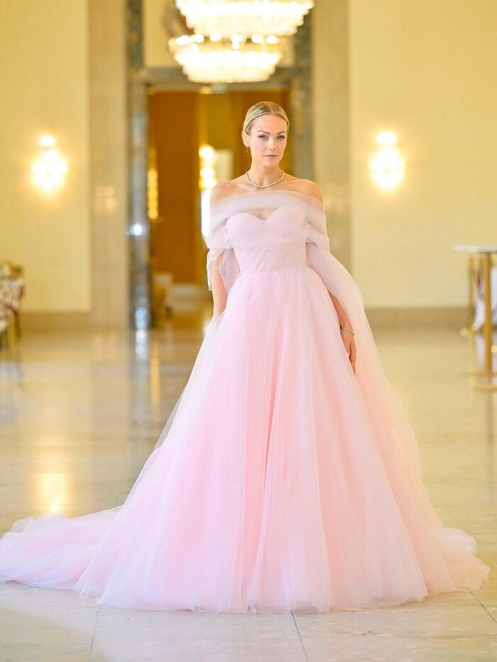 Mirjam Weichselbraun in Jürgen Christian Hörl.