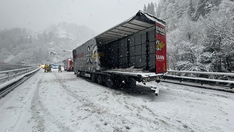 Der zweite Lkw nach dem Unfall. (Bild: FF Lend)