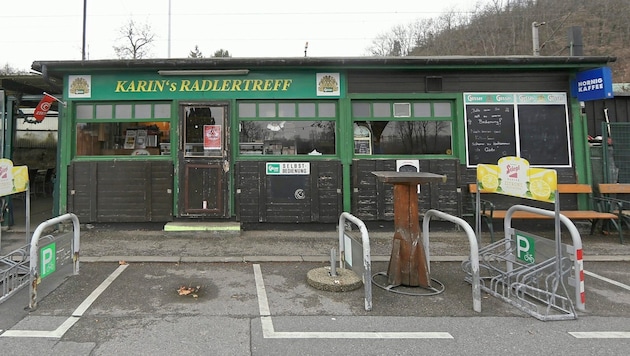 Vor allem in der warmen Jahreszeit war in dem Lokal in der Kuchelau viel los. Für viele Radler gehörte ein Besuch bei „Karins Radlertreff“ nach einer langen Tour einfach dazu. (Bild: Bartel Gerhard/Gerhard Bartel)