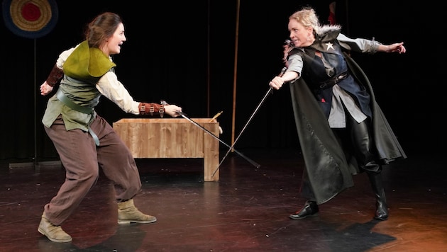 ena Matthews-Noske (Robin), Katharina Schraml (Sheriff) (Bild: reinhard winkler)