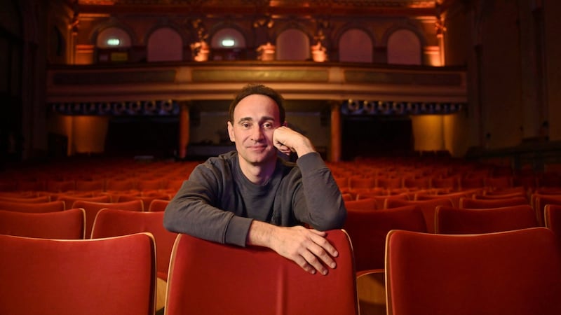 Gernot Kulis vor seiner Premiere „Ich kann nicht anders“ im Stadtsaal in Wien. (Bild: Imre Antal)