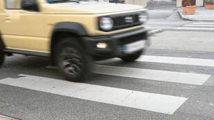 Geringeres Tempo, mehr Aufmerksamkeit, weniger Unfälle – das Land Vorarlberg arbeitet daran, die Verkehrssicherheit zu erhöhen.  (Bild: P. Huber)