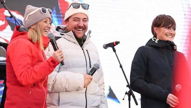 Verrückte Aktion und wild gefeiert: Michaela Kirchgasser und Valentin Bontus. (Bild: GEPA)