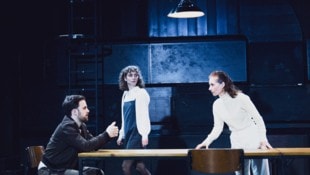 Robert Maximilian Rausch, Anna Klimovitskaya und Karola Niederhuber in „Iokaste“ (Bild: Lex Karelly)