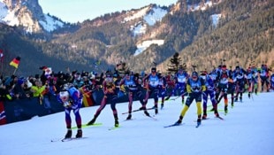 Vom 12. bis 23. Februar 2025 werden die Biathlon-Weltmeisterschaften erstmals in der Schweiz (Lenzerheide) ausgetragen. Ein Großereignis, das der ehemalige Biathlet Dmitry Vasilyev boykottiert. (Bild: APA/AFP/Tobias SCHWARZ)