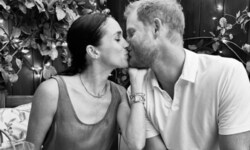 Herzogin Meghan und Prinz Harry zeigen allen ihre Liebe.