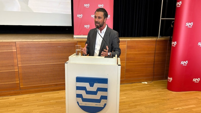 Georg Dornauer bei seiner Rede.
