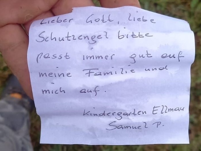 Diesen Brief hat Krinner gemeinsam mit dem zerplatzten Luftballon auf seiner Wiese gefunden.