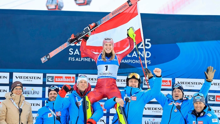 Katharina Liensberger takes bronze in the World Championship slalom!