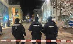 In der Villacher Innenstadt wurde ein 42-jähriger Syrer zum Helden, und ein 23-jähriger Syrer ...