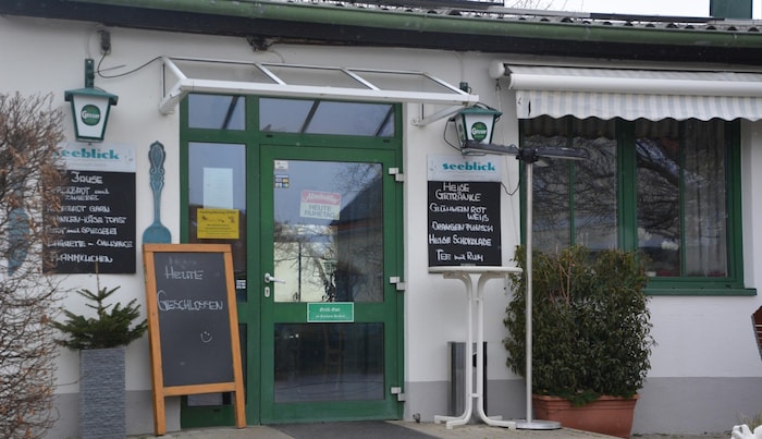 Nein, zugesperrt hat das Gasthaus „Seeblick“ nicht. Es ist nur Ruhetag.