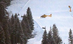 Mit dem Notarzthubschrauber C4 wurde das schwer verletzte und unterkühlte Mädchen in die ...
