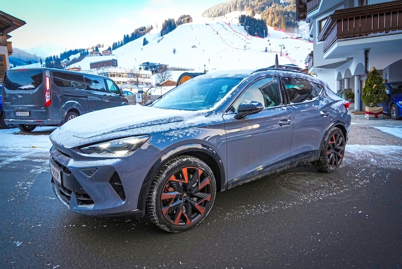 Der Cupra Formentor S 844 XC der „Krone“ – Bereit für die Weiterfahrt nach Crans Montana. (Bild: Pail Sepp/Sepp Pail)