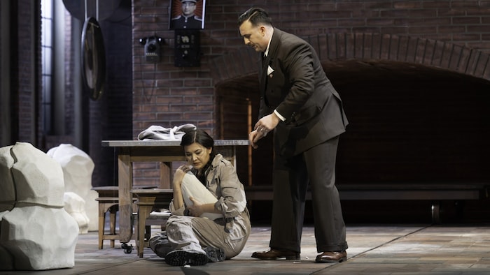 Adalgisa (Aigul Akhmetshina) also loves Pollione (Freddie De Tommaso).