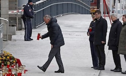 Innenminister Gerhard Karner (vorne) in Villach