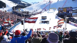 Volle Tribünen, bestes Wetter: Bei der Ski-WM strahlten die Fans im Glemmtal meist mit der Sonne um die Wette. (Bild: Pail Sepp)