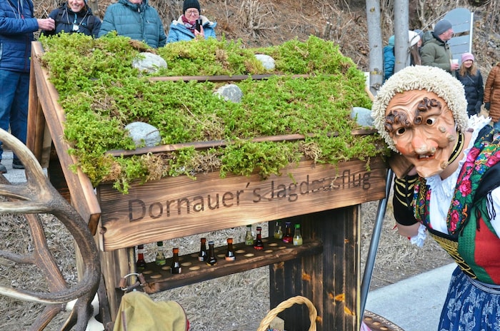 Der „Schorsch“ fehlt auch in Wenns nicht.
