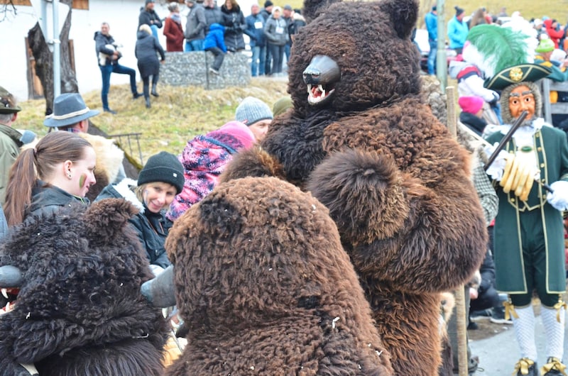 The bears - present at every Oberland carnival. (Bild: Daum Hubert)