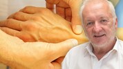 Ärzte-Sprecher Wolfgang Ziegler erklärt die Idee des Tele-Hautarztes.