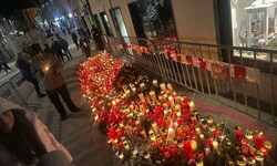 Kerzen im Andenken an die Opfer des Attentats.