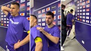Aleks Dragovic „zerrte“ Kapitän Manfred Fischer zur Kabinenparty.