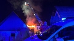 Am Sonntagabend brach der Brand in einem Einfamilienhaus aus (Bild: RK Deutschlandsberg)