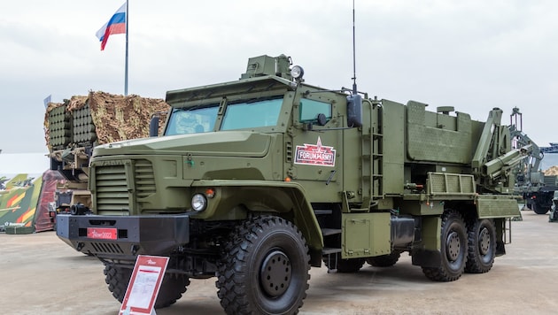 A TOS-2 at a military exhibition (Bild: Mikhail Lyganov (CC BY-SA 4.0))