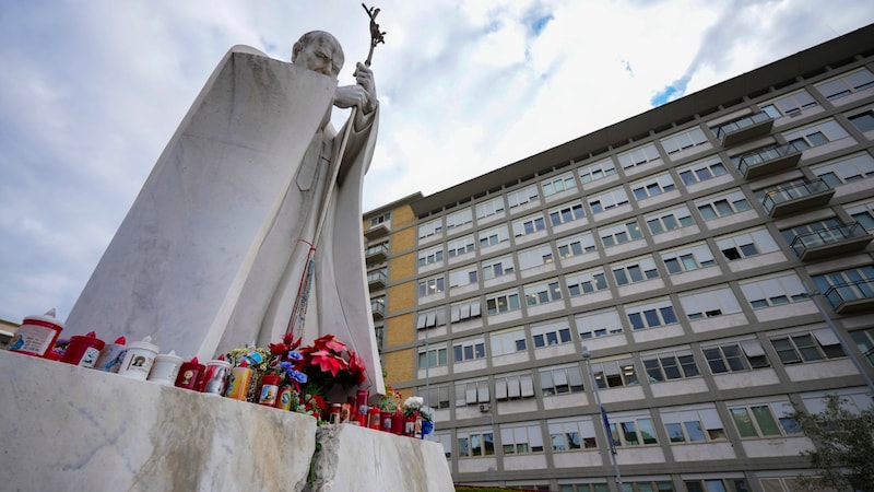 The "Agostino Gemelli" hospital in Rome (Bild: AP/The Associated Press)