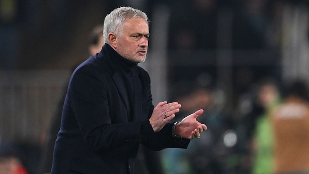 Coach volcano Jose Mourinho is currently in charge of Fenerbace. (Bild: AFP)