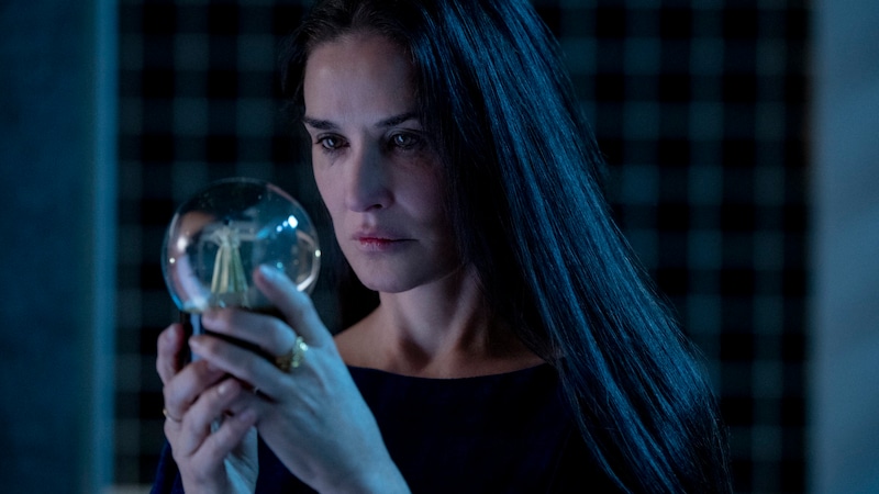 Will Demi Moore crown her success with "The Substance" with an Oscar? (Bild: © Universal Studios/Mubi via AP)