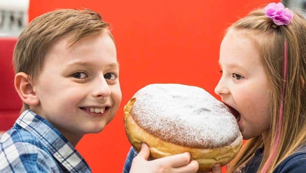 Our mini-testers Raffael and Enya (Bild: Juergen Fuchs)