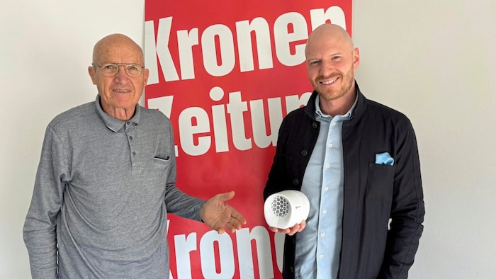 Luis (li.) und Leon Schwarzenberger mit ihrer Erfindung beim „Krone“- Besuch.